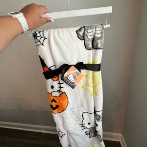 2023 New  HELLO KITTY  HALLOWEEN Skeleton Pumpkin Spider Web Plush Throw Blanket